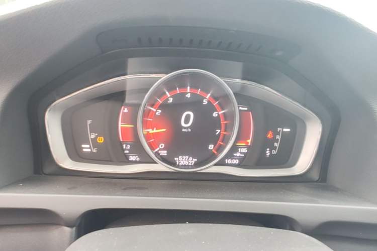 Used Volvo S60 2018 S60L T4 Zhiyuan Edition Instrument Cluster