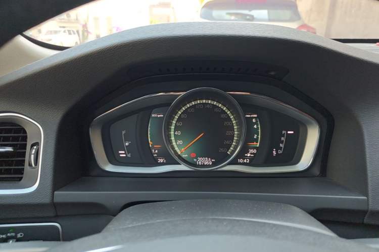 Used Volvo S60 2018 S60L T4 Zhiyuan Edition Instrument Cluster