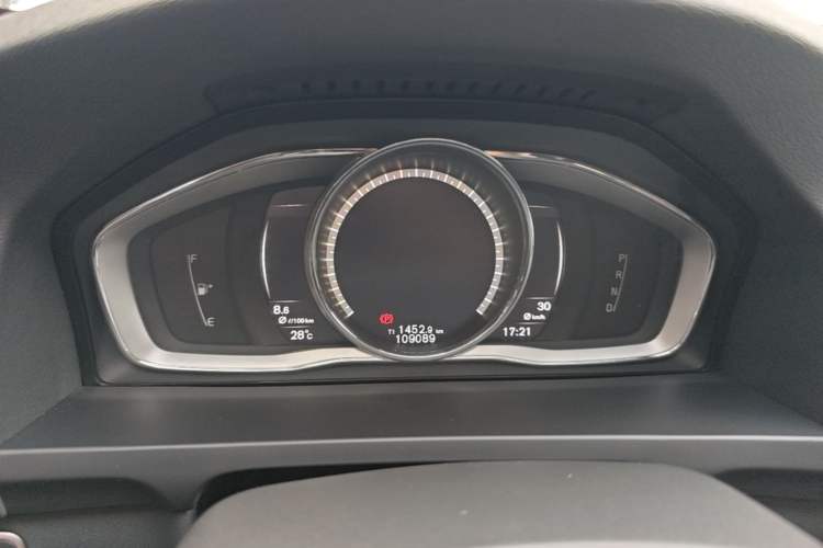 Used Volvo S60 2018 S60L T4 Smart & Ambitious Edition Instrument Cluster