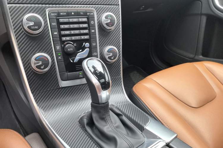 Used Volvo S60 2018 S60L T4 Zhiyuan Edition Interior 10