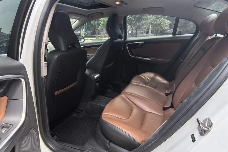 Used Volvo S60 2018 S60L T4 Zhiyuan Edition Interior 2