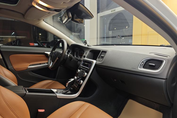 Used Volvo S60 2018 S60L T3 Smart Upgrade Edition Interior 3