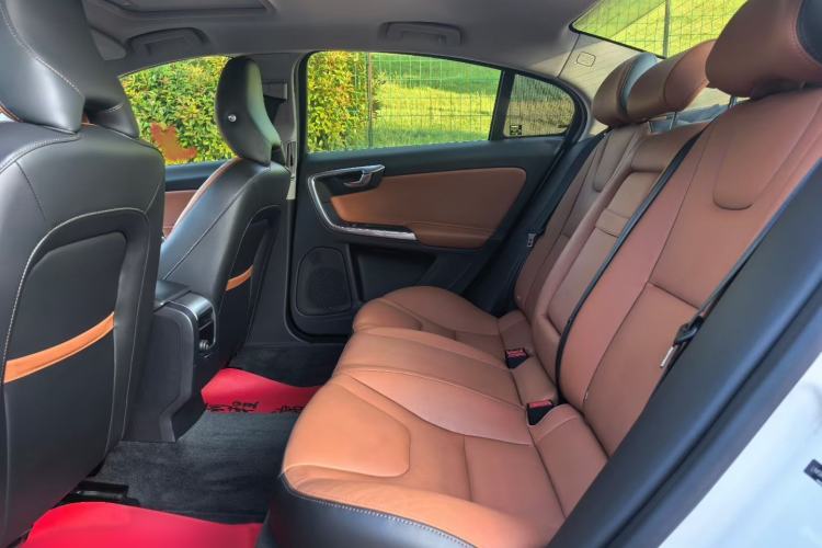 Used Volvo S60 2018 S60L T4 Smart & Ambitious Edition Interior 4