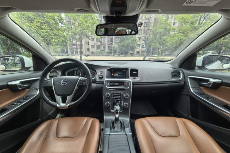 Used Volvo S60 2018 S60L T4 Zhiyuan Edition Interior 5