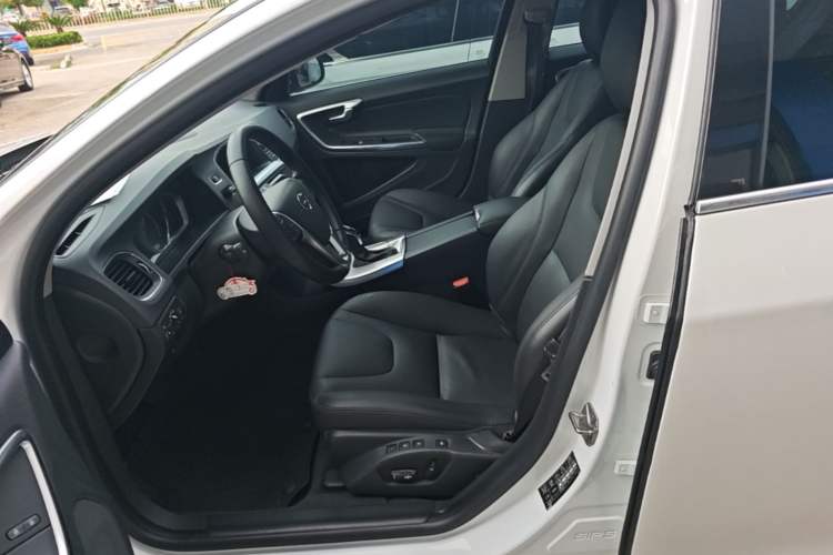 Used Volvo S60 2018 S60L T4 Smart & Ambitious Edition Left Front Seat