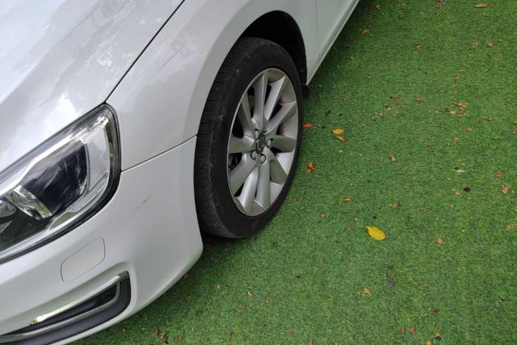 Used Volvo S60 2018 S60L T4 Zhiyuan Edition Left Front Wheel Hub
