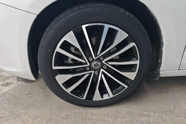 Used Volvo S60 2018 S60L T4 Smart & Ambitious Edition Left Front Wheel Hub