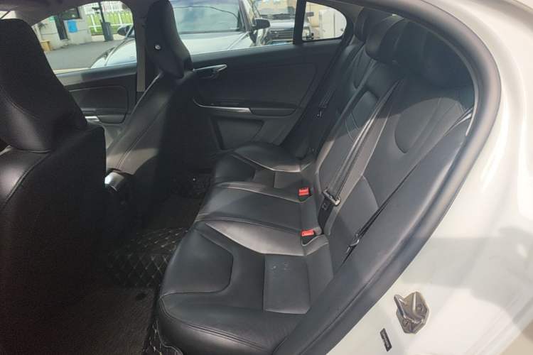 Used Volvo S60 2018 S60L T4 Zhiyuan Edition Left Rear Seat