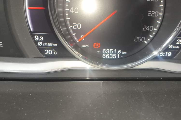 Used Volvo S60 2018 S60L T4 Smart & Ambitious Edition Odometer Close Up