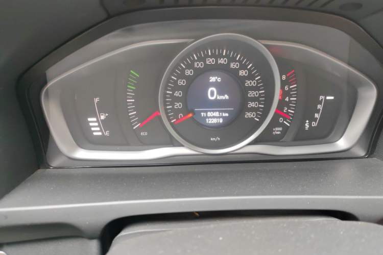Used Volvo S60 2018 S60L T3 Smart Progress Edition Odometer Close Up