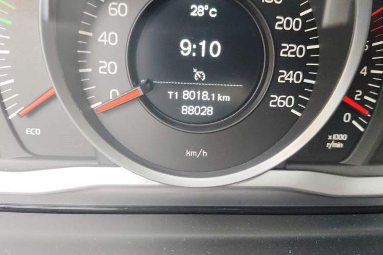 Used Volvo S60 2018 S60L T3 Smart Upgrade Edition Odometer Close Up