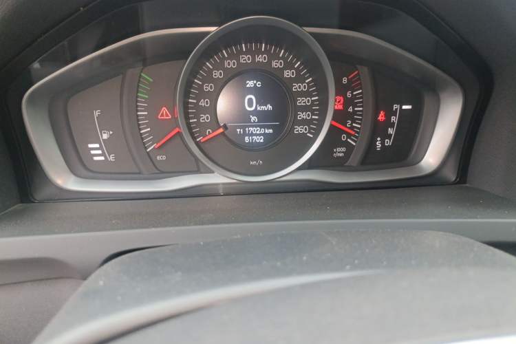 Used Volvo S60 2018 S60L T3 Smart Progress Edition Odometer Close Up