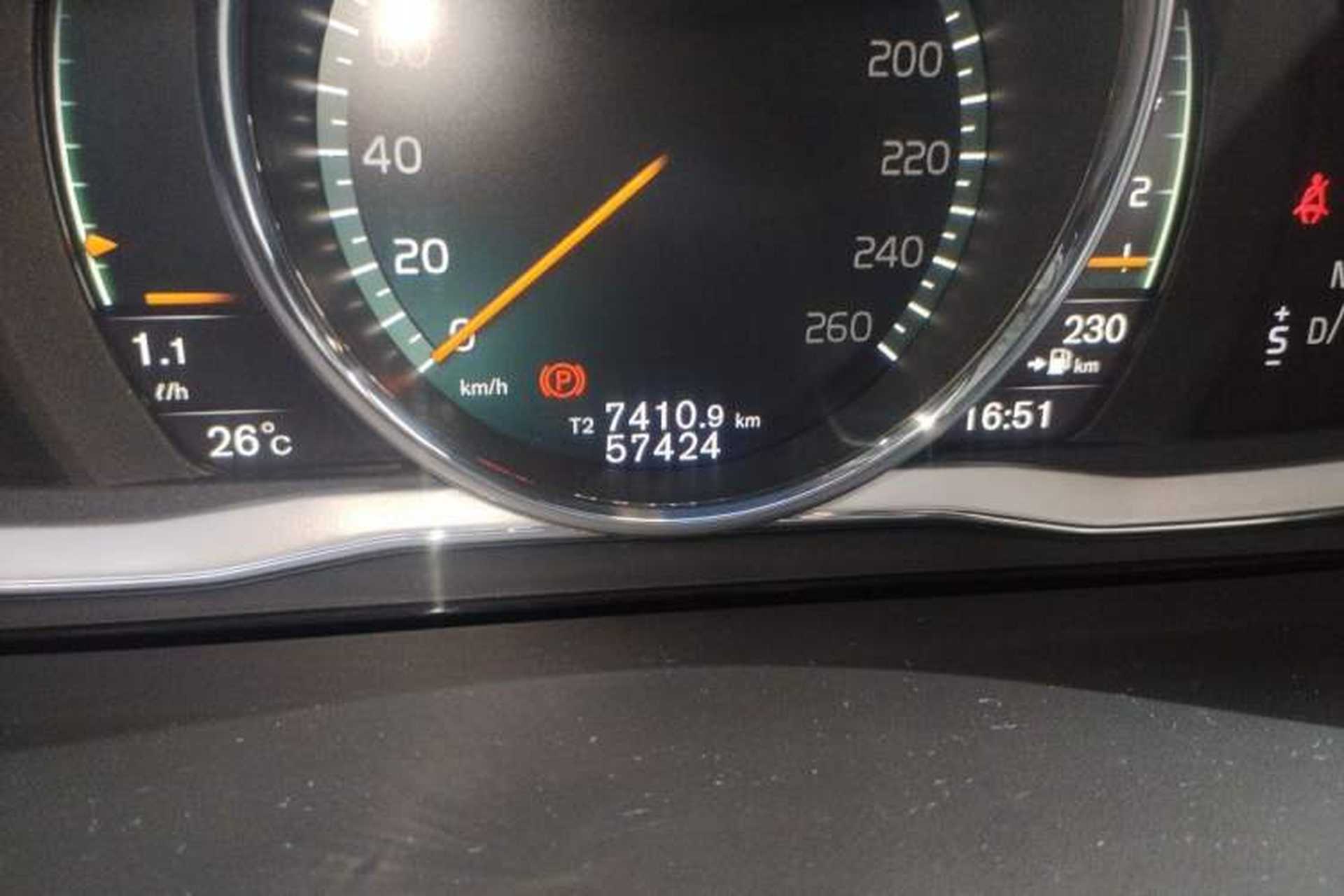 Used Volvo S60 2018 S60L T5 Intelligent Drive Progressive Edition Odometer Close Up
