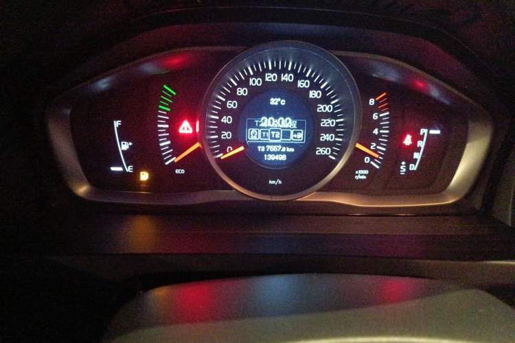 Used Volvo S60 2018 S60L T3 Smart Upgrade Edition Odometer Close Up