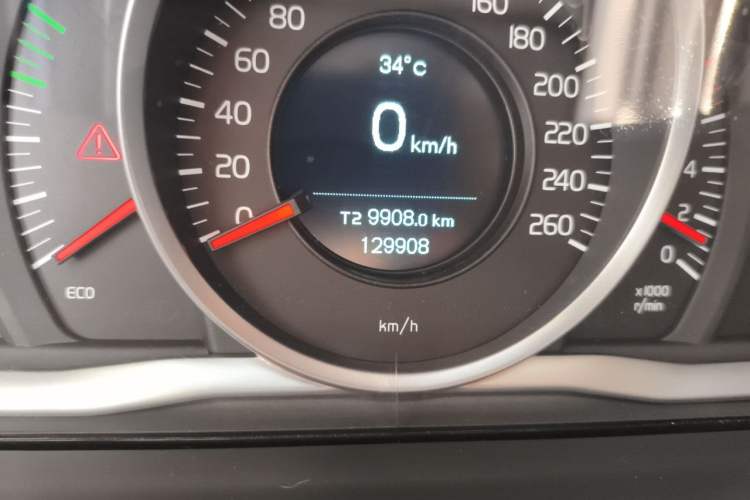 Used Volvo S60 2018 S60L T3 Smart Progress Edition Odometer Close Up