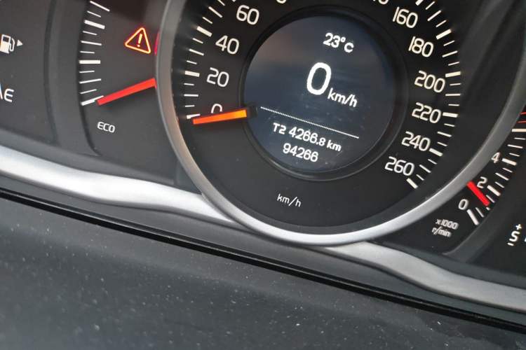 Used Volvo S60 2018 S60L T3 Smart Upgrade Edition Odometer Close Up