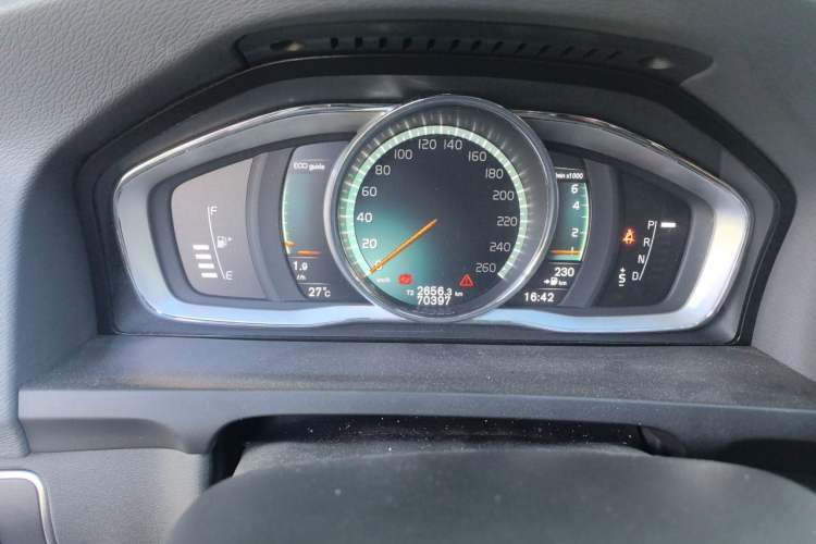 Used Volvo S60 2018 S60L T4 Smart & Ambitious Edition Odometer Close Up