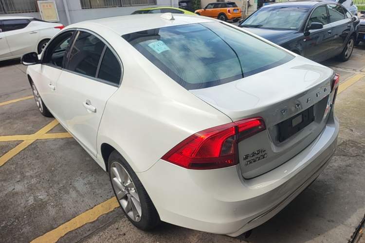 Used Volvo S60 2018 S60L T4 Zhiyuan Edition Rear Left 45 Deg