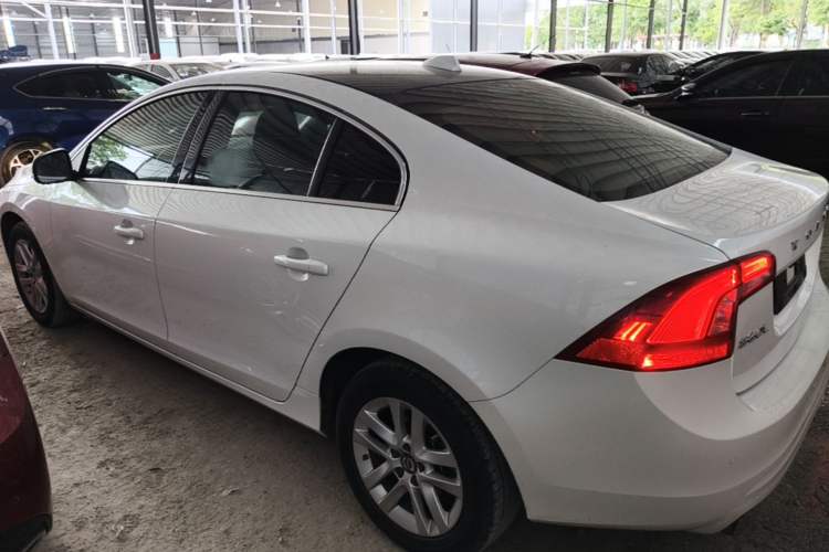 Used Volvo S60 2018 S60L T3 Smart Upgrade Edition Rear Left 45 Deg