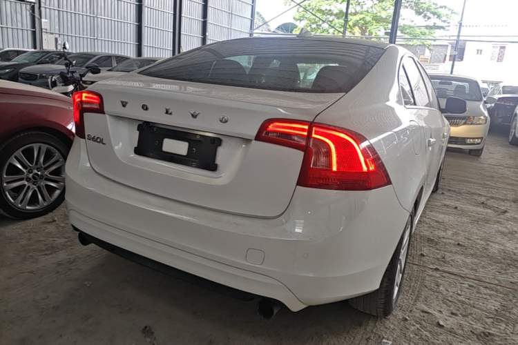 Used Volvo S60 2018 S60L T3 Smart Upgrade Edition Rear Right 45 Deg