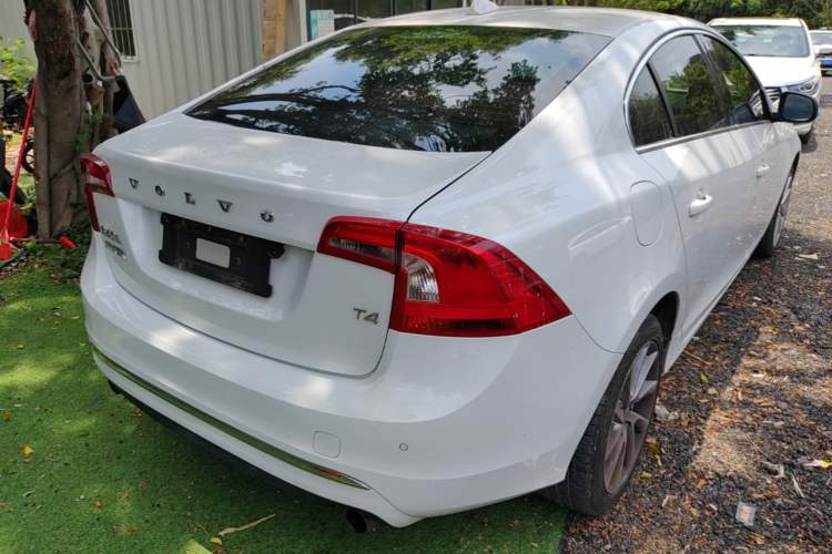 Used Volvo S60 2018 S60L T4 Zhiyuan Edition Rear Right 45 Deg