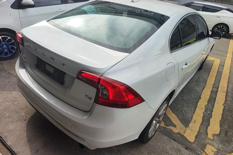 Used Volvo S60 2018 S60L T4 Zhiyuan Edition Rear Right 45 Deg