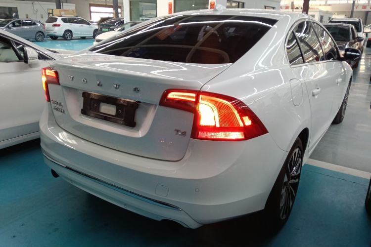 Used Volvo S60 2018 S60L T4 Smart & Ambitious Edition Rear Right 45 Deg