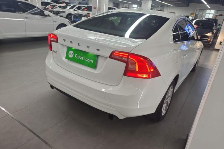 Used Volvo S60 2018 S60L T3 Smart Upgrade Edition Rear Right 45 Deg