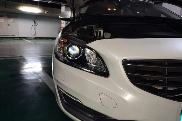 Used Volvo S60 2018 S60L T3 Smart Upgrade Edition Right Front Headlight