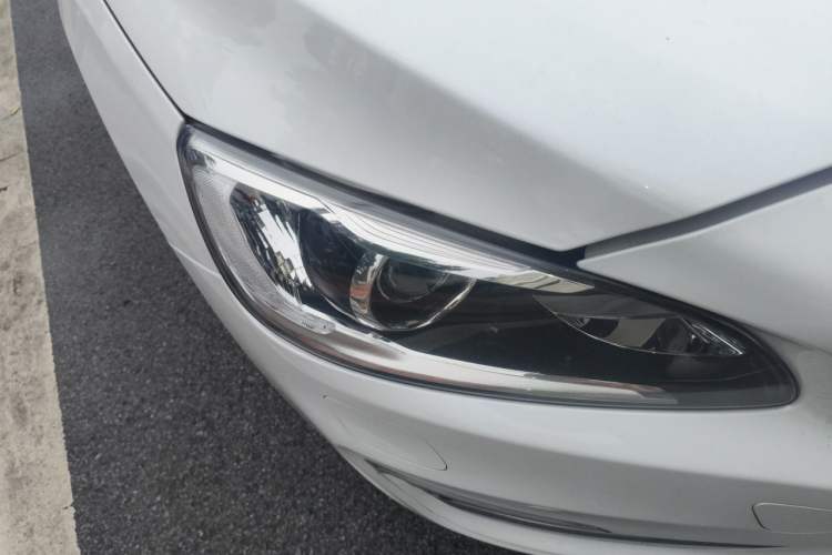 Used Volvo S60 2018 S60L T4 Smart & Ambitious Edition Right Front Headlight