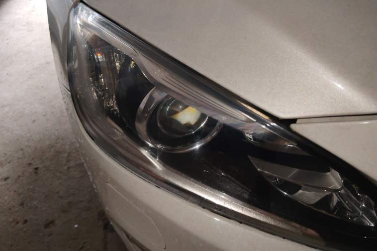 Used Volvo S60 2018 S60L T4 Smart & Ambitious Edition Right Front Headlight