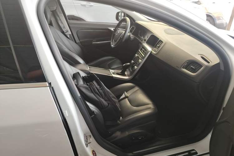 Used Volvo S60 2018 S60L T3 Smart Progress Edition Right Front Seat