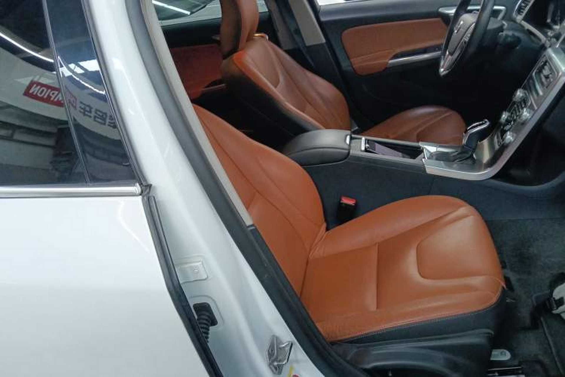 Used Volvo S60 2018 S60L T4 Smart & Ambitious Edition Right Front Seat
