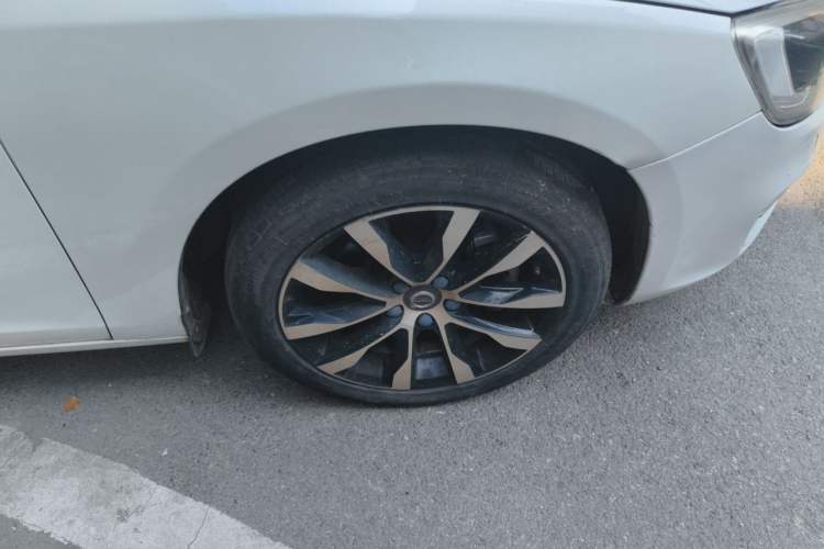 Used Volvo S60 2018 S60L T3 Smart Progress Edition Right Front Wheel Hub
