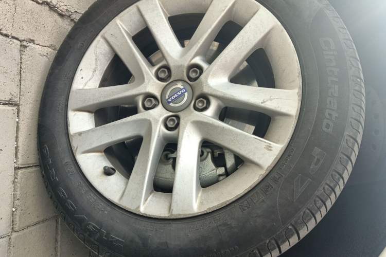 Used Volvo S60 2018 S60L T3 Smart Progress Edition Right Front Wheel Hub