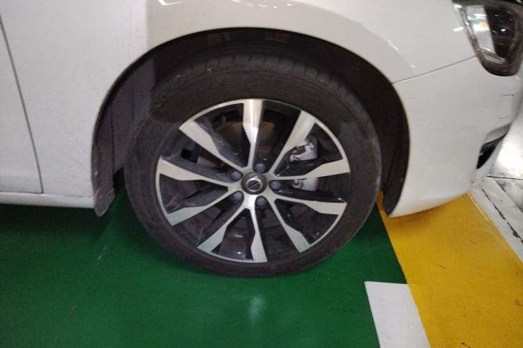Used Volvo S60 2018 S60L T3 Smart Progress Edition Right Front Wheel Hub