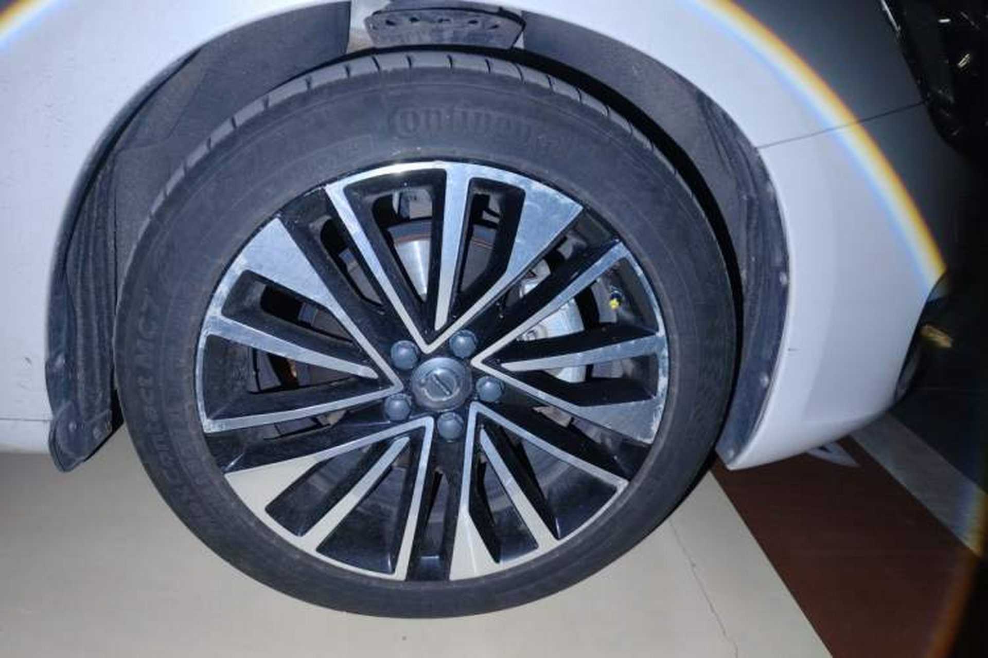 Used Volvo S60 2018 S60L T4 Smart & Ambitious Edition Right Front Wheel Hub