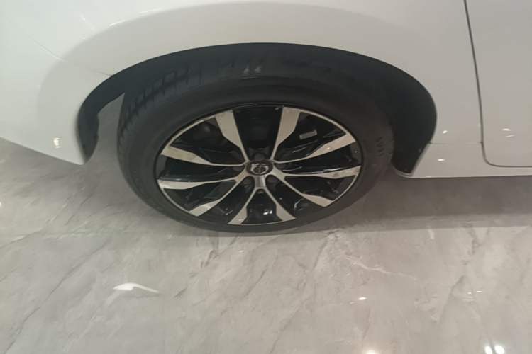 Used Volvo S60 2018 S60L T3 Smart Progress Edition Right Rear Wheel Hub
