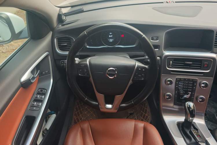 Used Volvo S60 2018 S60L T3 Smart Progress Edition Steering Wheel