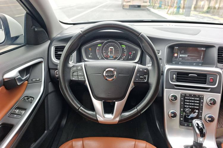 Used Volvo S60 2018 S60L T5 Intelligent Drive Progressive Edition Steering Wheel