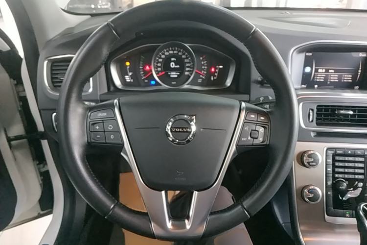 Used Volvo S60 2018 S60L T3 Smart Progress Edition Steering Wheel