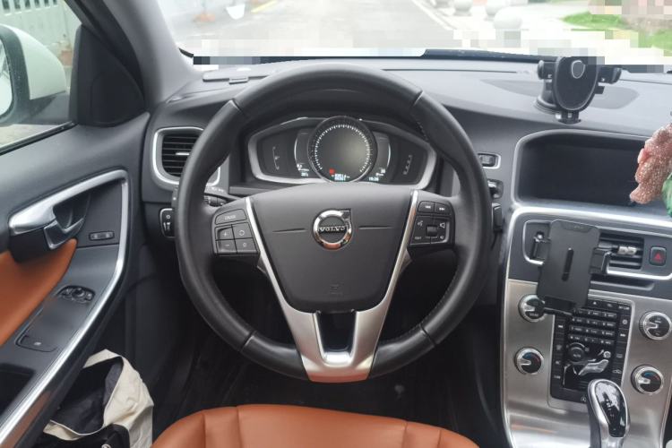 Used Volvo S60 2018 S60L T4 Smart & Ambitious Edition Steering Wheel