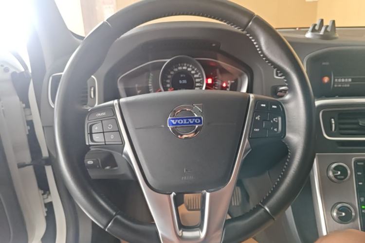 Used Volvo S60 2018 S60L T3 Smart Progress Edition Steering Wheel