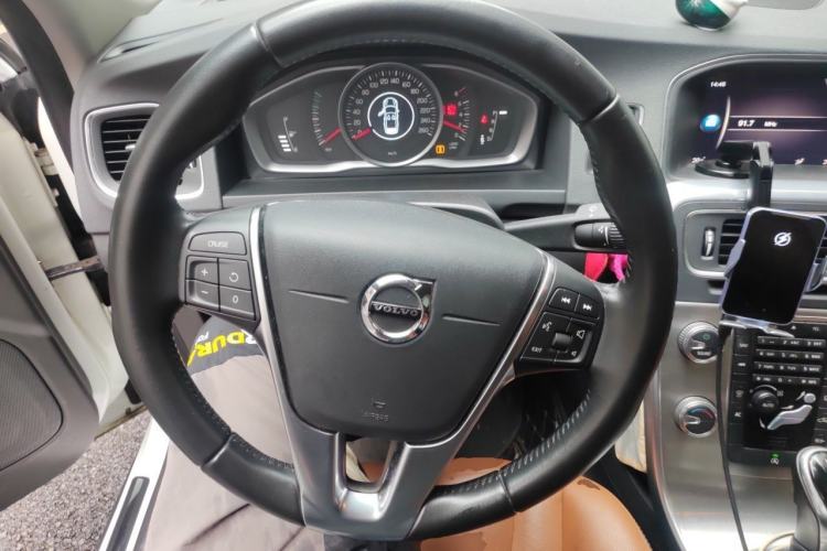 Used Volvo S60 2018 S60L T3 Smart Progress Edition Steering Wheel