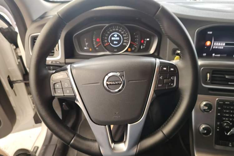 Used Volvo S60 2018 S60L T3 Smart Progress Edition Steering Wheel