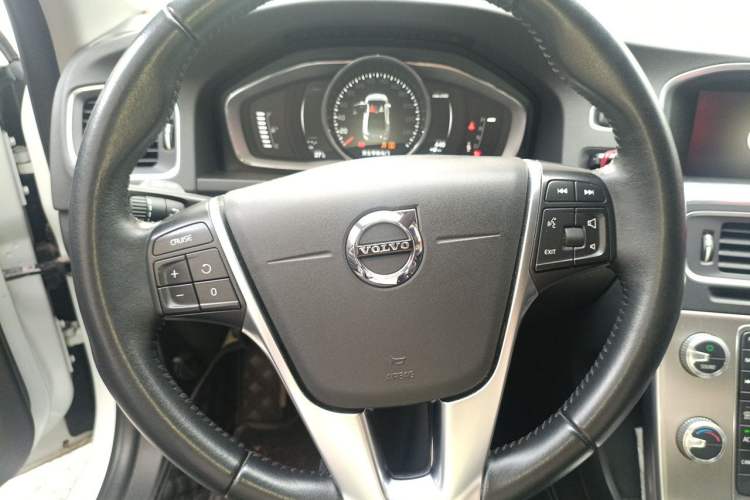 Used Volvo S60 2018 S60L T4 Smart & Ambitious Edition Steering Wheel