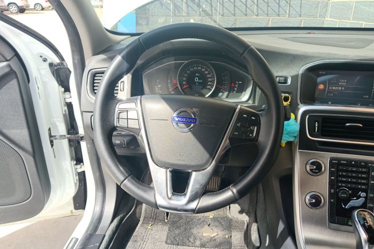 Used Volvo S60 2018 S60L T3 Smart Progress Edition Steering Wheel