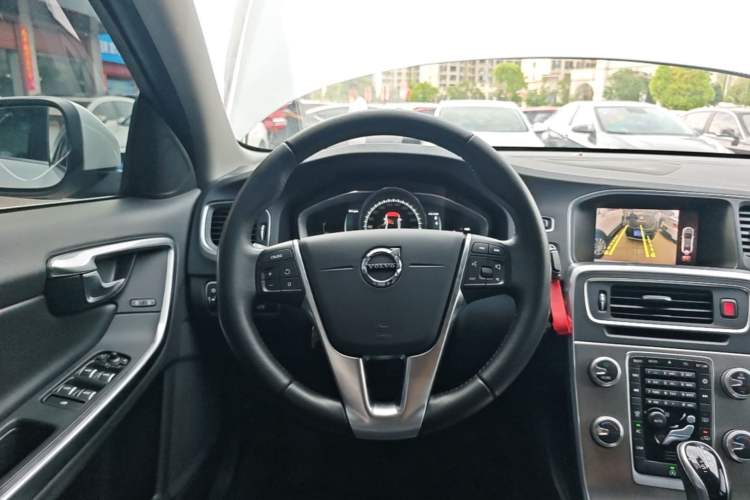 Used Volvo S60 2018 S60L T4 Smart & Ambitious Edition Steering Wheel