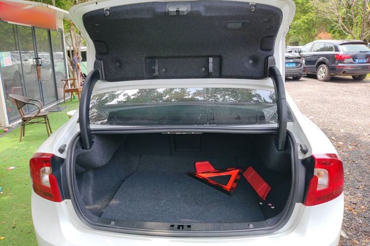 Used Volvo S60 2018 S60L T4 Zhiyuan Edition Trunk