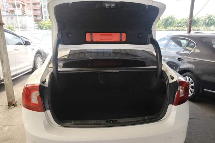 Used Volvo S60 2018 S60L T3 Smart Progress Edition Trunk